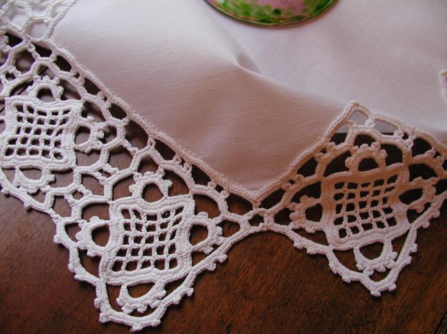 Superb table runner with point de Milan crochet lace 1920-30