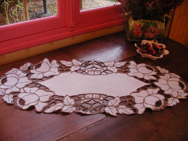 Gorgeous Richelieu embroidered table runner with Narcissus 1920-30