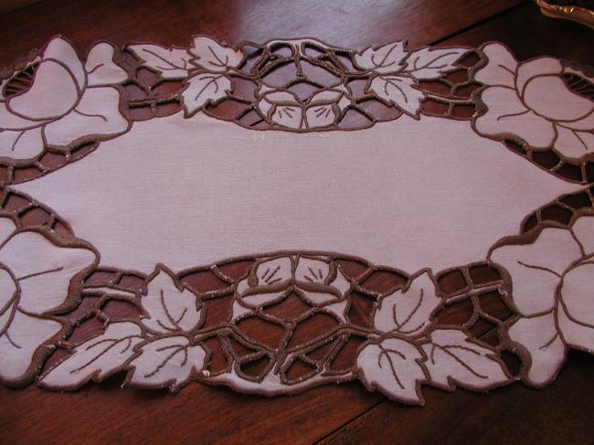 Gorgeous Richelieu embroidered table runner with Narcissus 1920-30