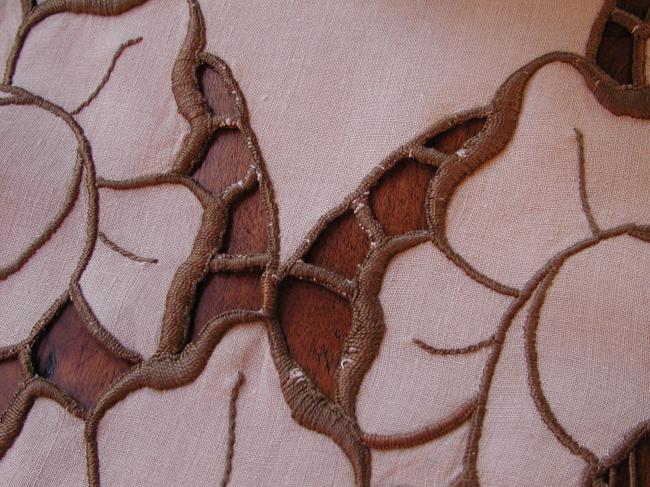 Gorgeous Richelieu embroidered table runner with Narcissus 1920-30