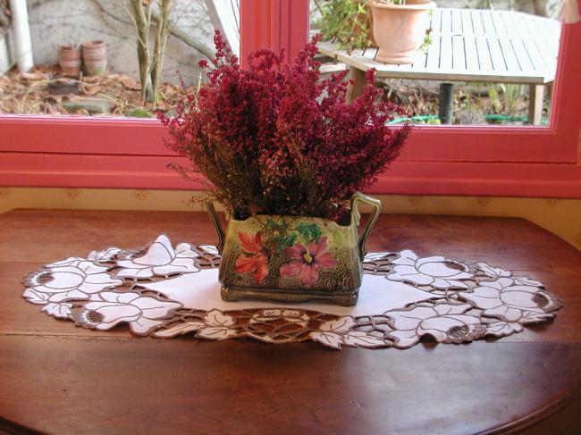 Gorgeous Richelieu embroidered table runner with Narcissus 1920-30