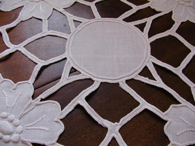 Striking Richelieu handmade embroidered table centre with bobbin lace