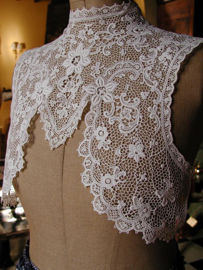 Exceptional  large chemisette in chemical lace from circa 1900