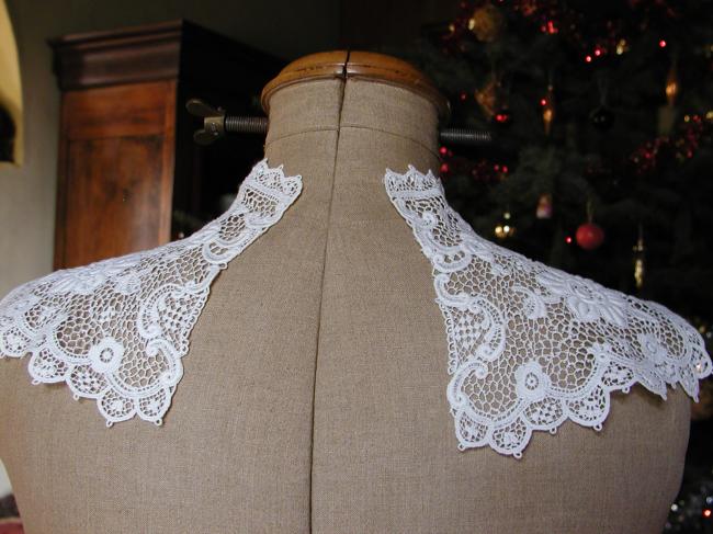 Exceptional  large chemisette in chemical lace from circa 1900