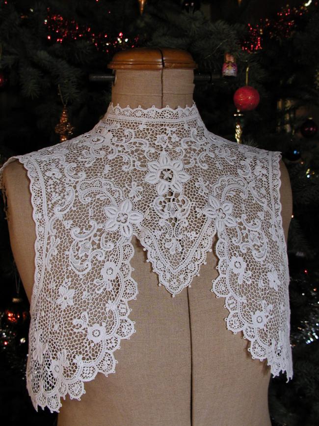 Exceptional  large chemisette in chemical lace from circa 1900