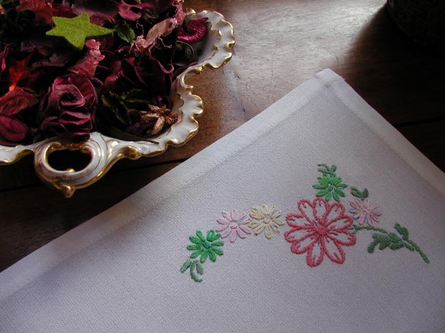 Sweet tray cloth with hand-embroidered flowers