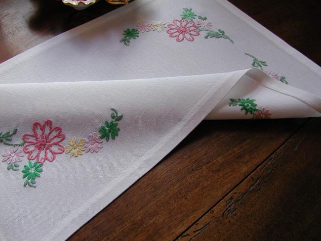 Sweet tray cloth with hand-embroidered flowers