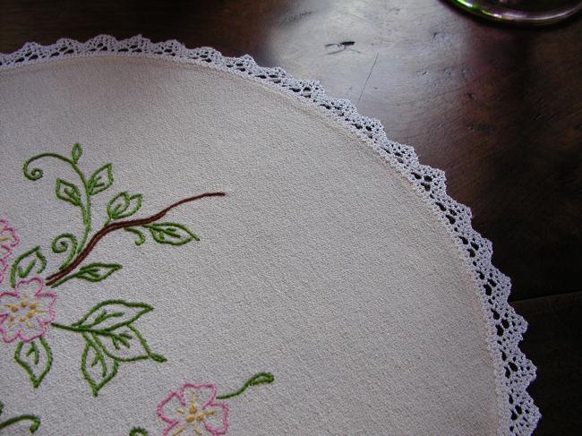 So lovely table centre with hand embroidered paradise bird