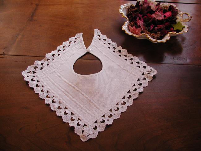 Lovely collor or baby bib in piqué of cotton with handmade embroidered lace