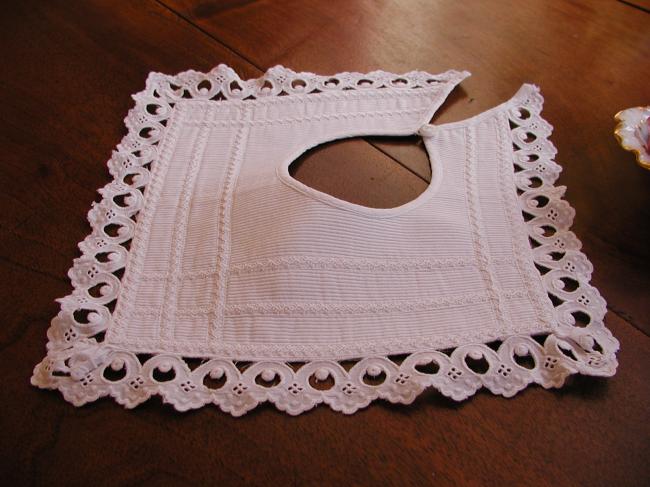Lovely collor or baby bib in piqué of cotton with handmade embroidered lace
