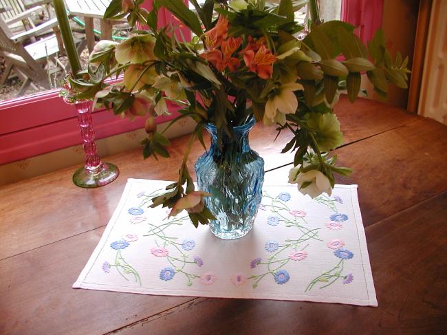 Stunning table centre with gorgeous hand embroidered blue & pink flowers