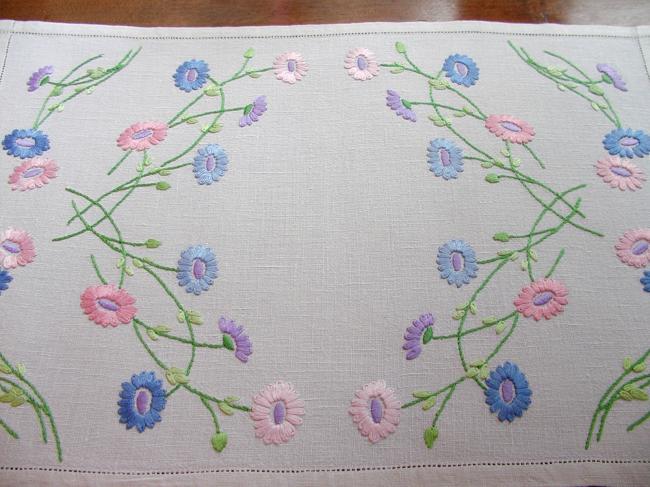 Stunning table centre with gorgeous hand embroidered blue & pink flowers