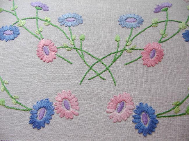 Stunning table centre with gorgeous hand embroidered blue & pink flowers