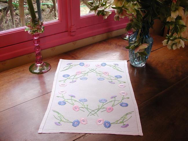 Stunning table centre with gorgeous hand embroidered blue & pink flowers