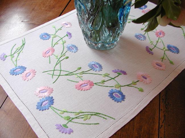 Stunning table centre with gorgeous hand embroidered blue & pink flowers