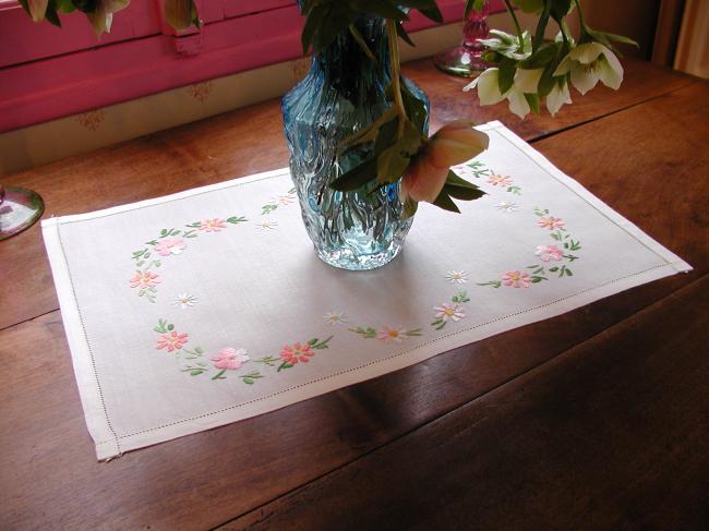 Lovely tray cloth with embroidered garland of flowers