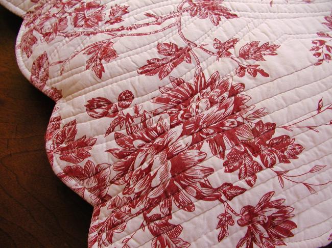 Charming pair of cushion case in toile de Jouy, quilted style, red color #3