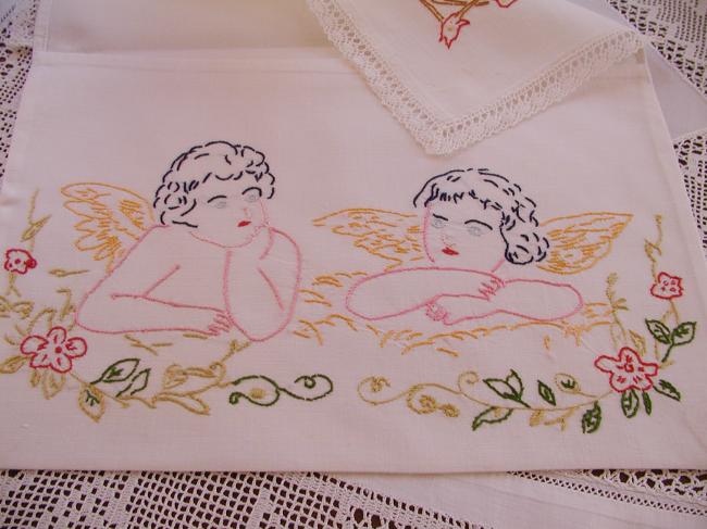 Sweet night case 'Bonne nuit' with hand-embroidered angels