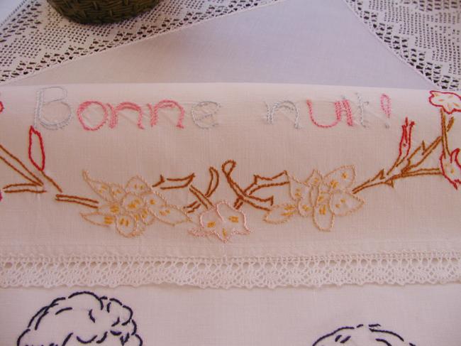 Sweet night case 'Bonne nuit' with hand-embroidered angels