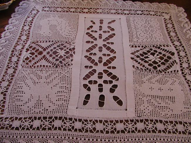 Wonderful table centre in Richelieu, bobbin lace, crochet and irish guipure lace