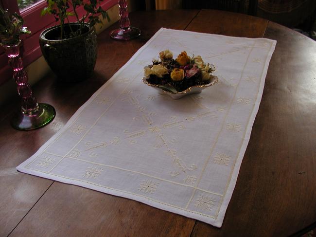 Lovely small table runner with golden norvegian embroidery
