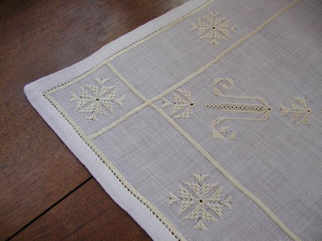 Lovely small table runner with golden norvegian embroidery