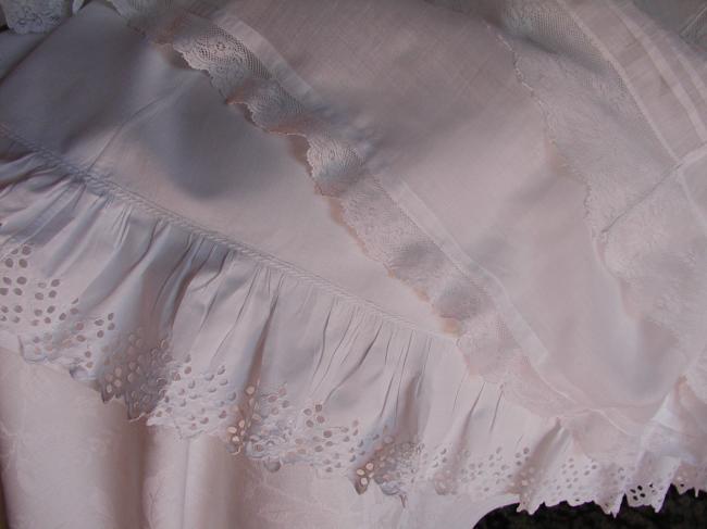 Beautiful pettitcoat with religieous folds and Valenciennes lace