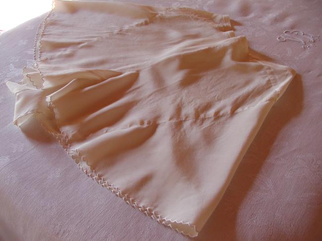 Jolie culotte panty festonnée en soie de couleur ivoire 1920