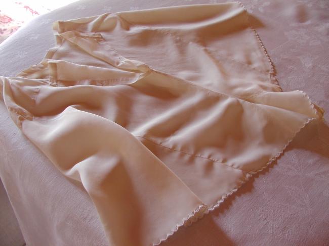 Lovely panty in ivory silk with scalopped edge 1920