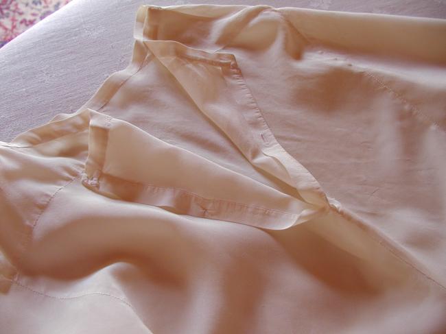 Lovely panty in ivory silk with scalopped edge 1920