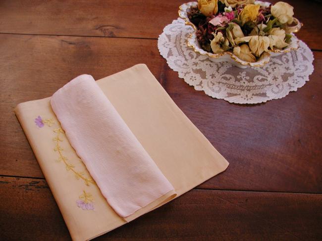 Stunning handkerchief case in silk with embroidery of ribbons depicting flowers