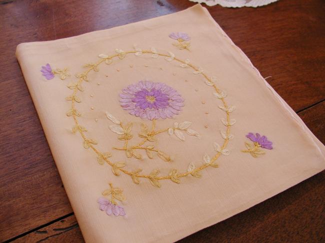 Stunning handkerchief case in silk with embroidery of ribbons depicting flowers