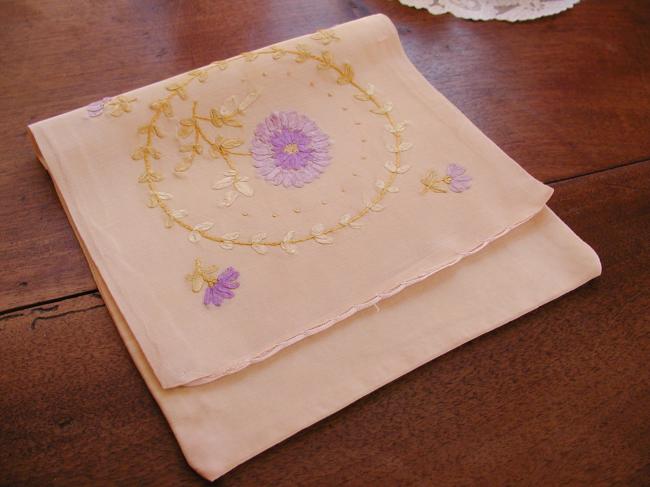 Stunning handkerchief case in silk with embroidery of ribbons depicting flowers
