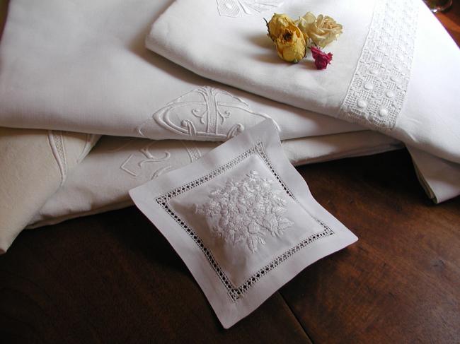 Superb lavander sachet with hand-embroidered little white daisies