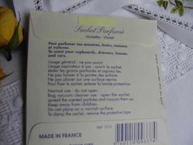 Scent cardboard sachet with typical Art Nouveau design, Violet scent