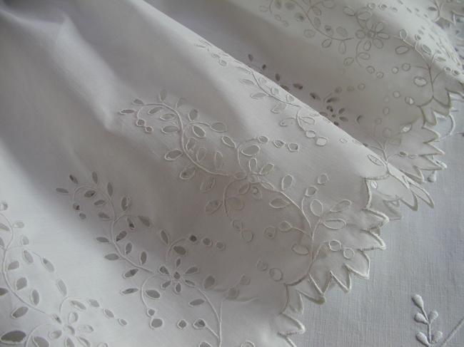 Wonderful border of petticoat in cambric with hand-embroidered broderie anglaise