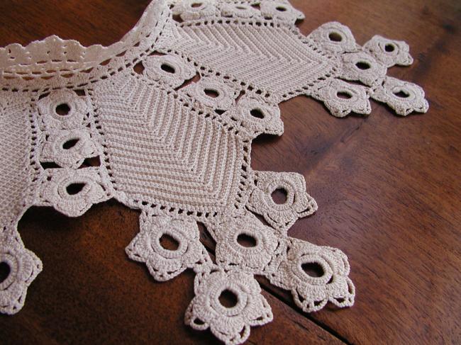 Exceptional collar in irish guipure lace 1890