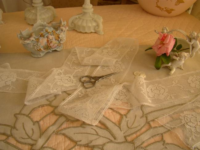 Superbe ancien métrage en dentelle d'entredeux en filet, décor de roses, 2,48m 