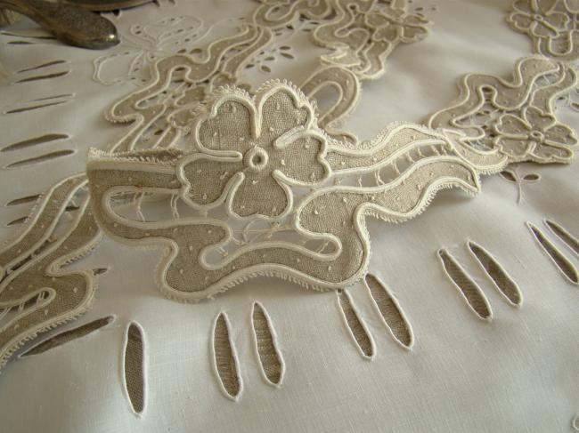 Magnifique métrage de broderie Renaissance à soutache sur lin & chanvre, 4,45m