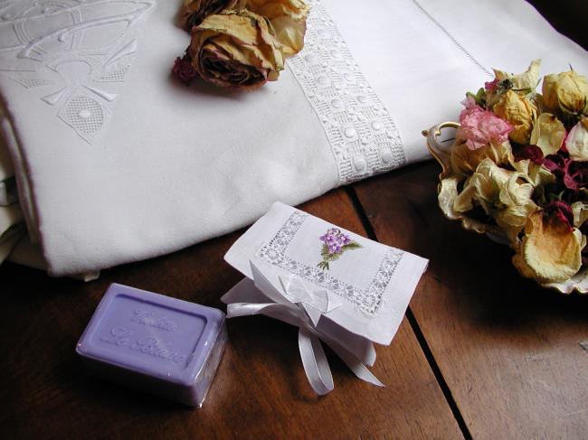 Very romantic sack with hand-embroidered Violets with its matching scent soap