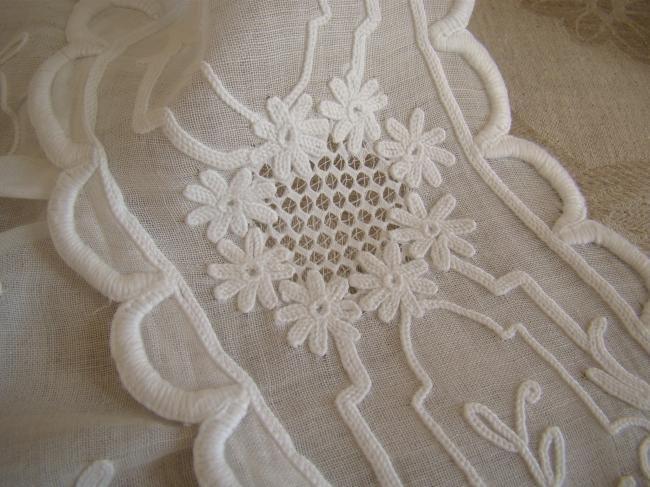 Gorgeous large hand-embroidered collar with festoons and drawn thread work