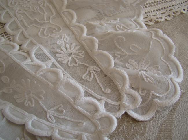 Gorgeous large hand-embroidered collar with festoons and drawn thread work