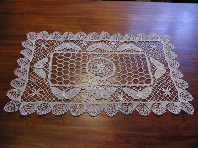 Lovely oblong doily or table mat in bobbin lace with butterflies