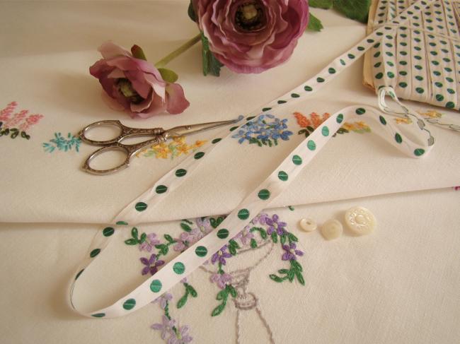 Lovely old little ribbon in white with vowen large dots in green, width 11mm