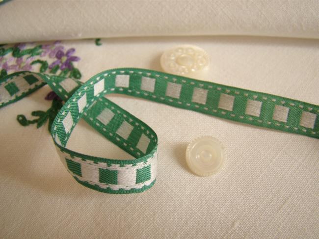 Lovely old little ribbon with vowen in green and white, width 10mm