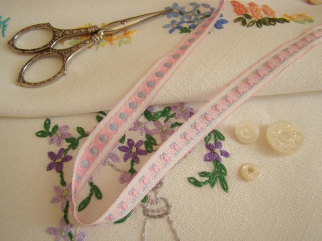 Adorable old little ribbon in white & pink with vowen dots in blue, width 11mm