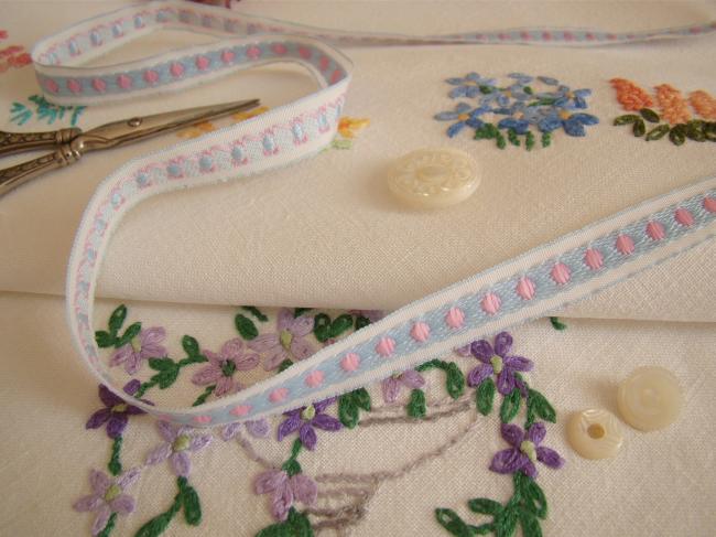 Adorable old little ribbon in white & blue with vowen dots in pink, width 11mm