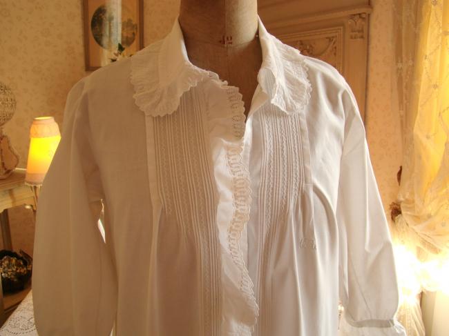 Gracieuse chemise de nuit en batiste de coton ornée de broderie anglaise, monoCL