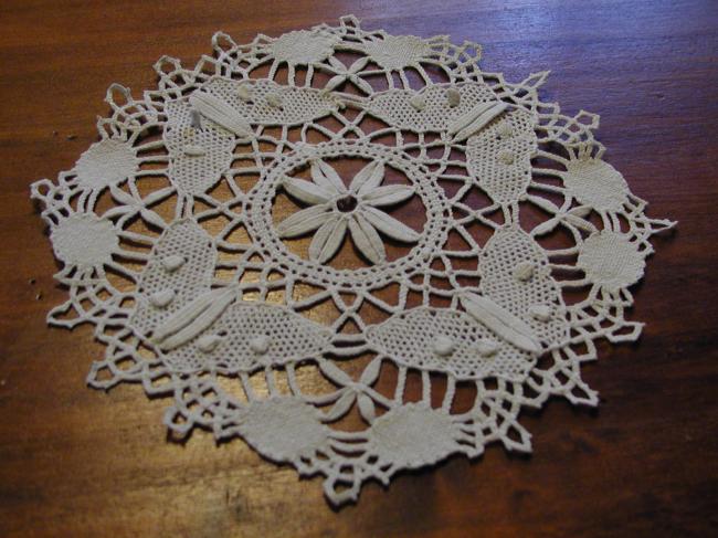 Cute little round doily with butterflies pattern