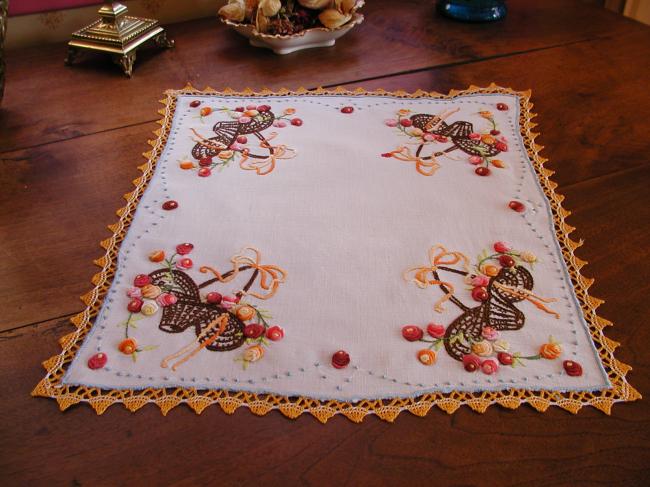 Lovely table centre with hand-embroidered baskets of flowers 1930